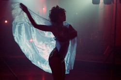 Piękna Ania Przybylska kupuje "Bilet na Księżyc" - ZDJĘCIA!