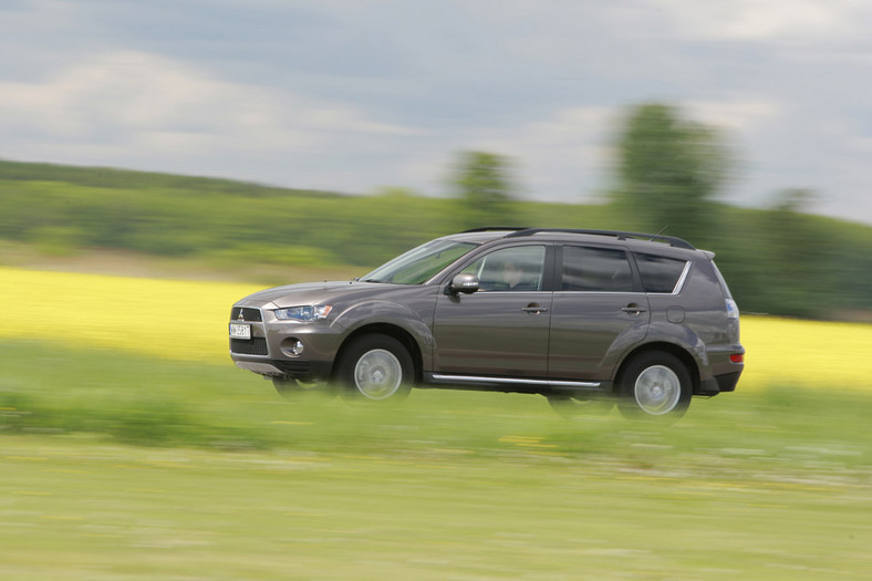 Mitsubishi Outlander: czy warto kupić podstawową wersję