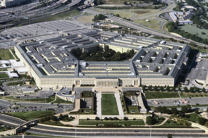 Pentagon anulował wielki kontrakt z Microsoftem. Korzysta na tym Amazon