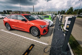 Promocja aut elektrycznych w Polsce nie jest tak korzystna dla klimatu jak się powszechnie uważa
