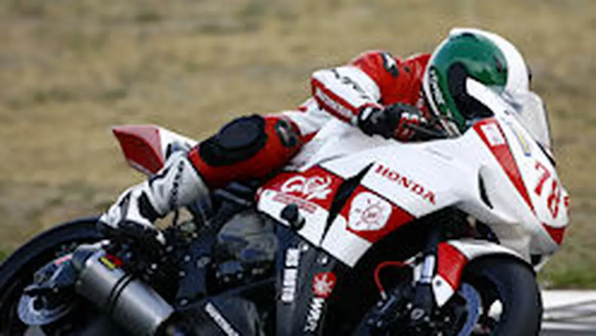 Motocykle: Grausam & Mańkowski Honda RT na podium