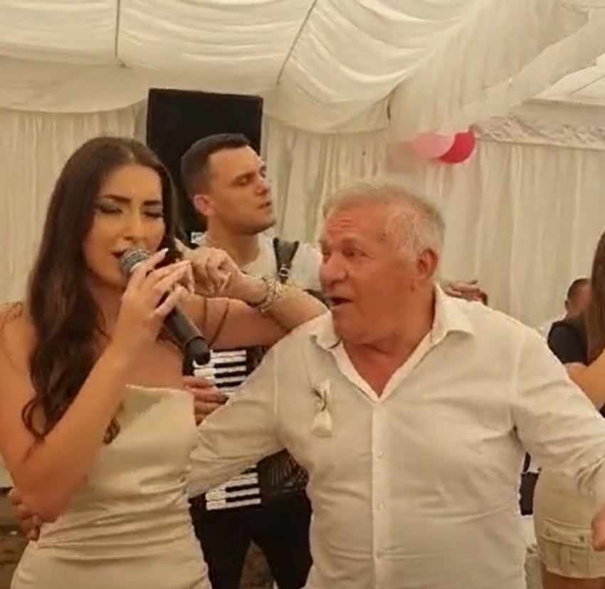 Miloš Bojanić sa unukom