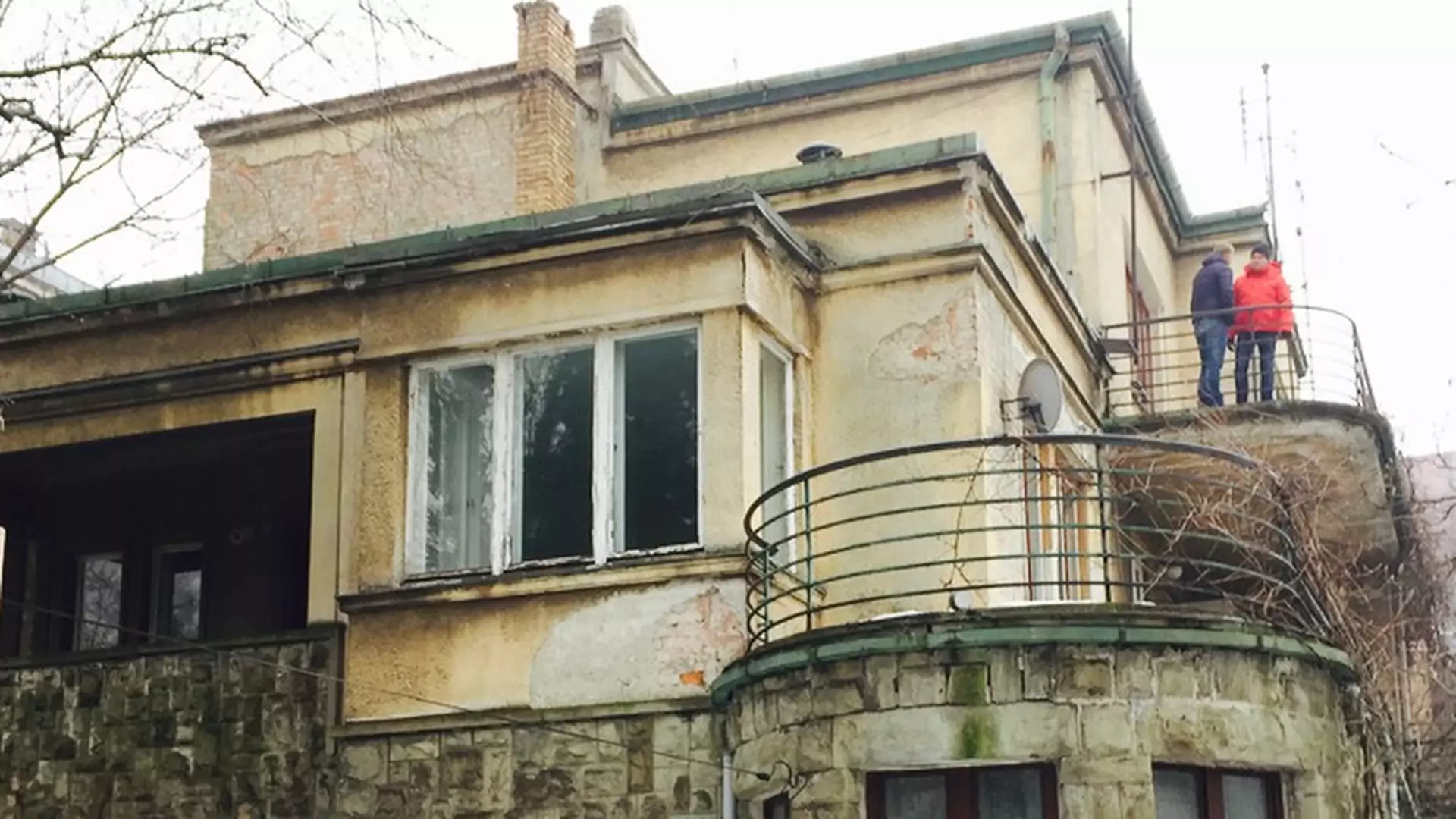 "To niepojęte". Perła modernizmu wystawiona na sprzedaż za cenę mieszkania w Warszawie