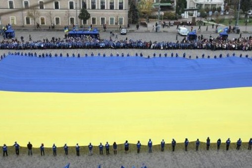 Ukraina flaga wielka Madiyevskyy Vyacheslav