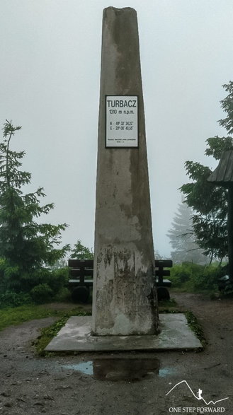 Obelisk z wysokością i dokładnymi współrzędnymi