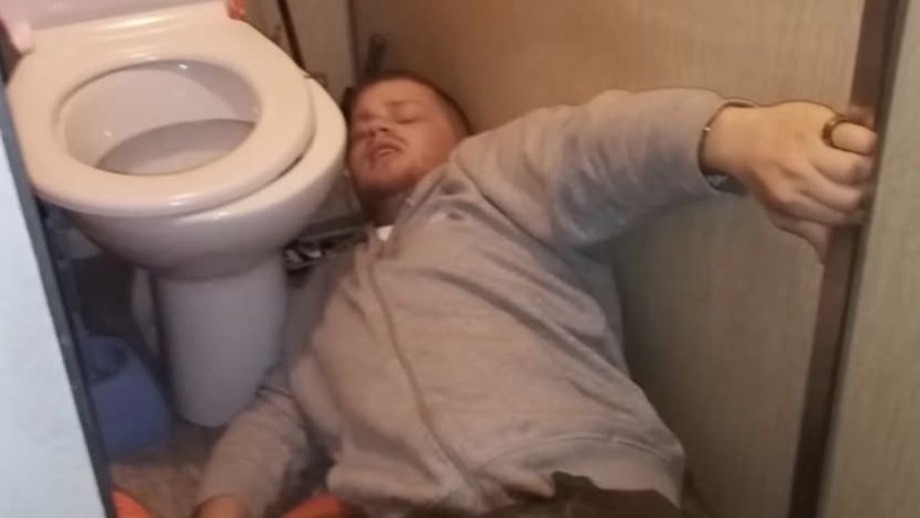 Oliver Oswald skončil na urgente. 