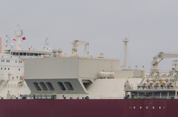 Janusz Steinhoff: Kontrakt podpisany przez PGNiG z Katarem jest w mocy