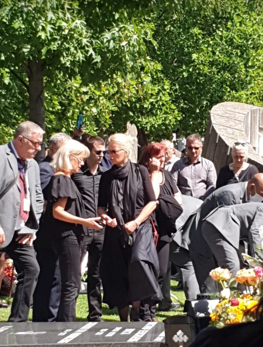 Sahrana Miroslava Lazanskog