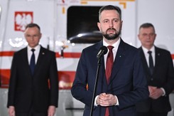 Odwołanie gen. Gromadzińskiego. Szef MON: Sojusznicy wiedzieli z wyprzedzeniem