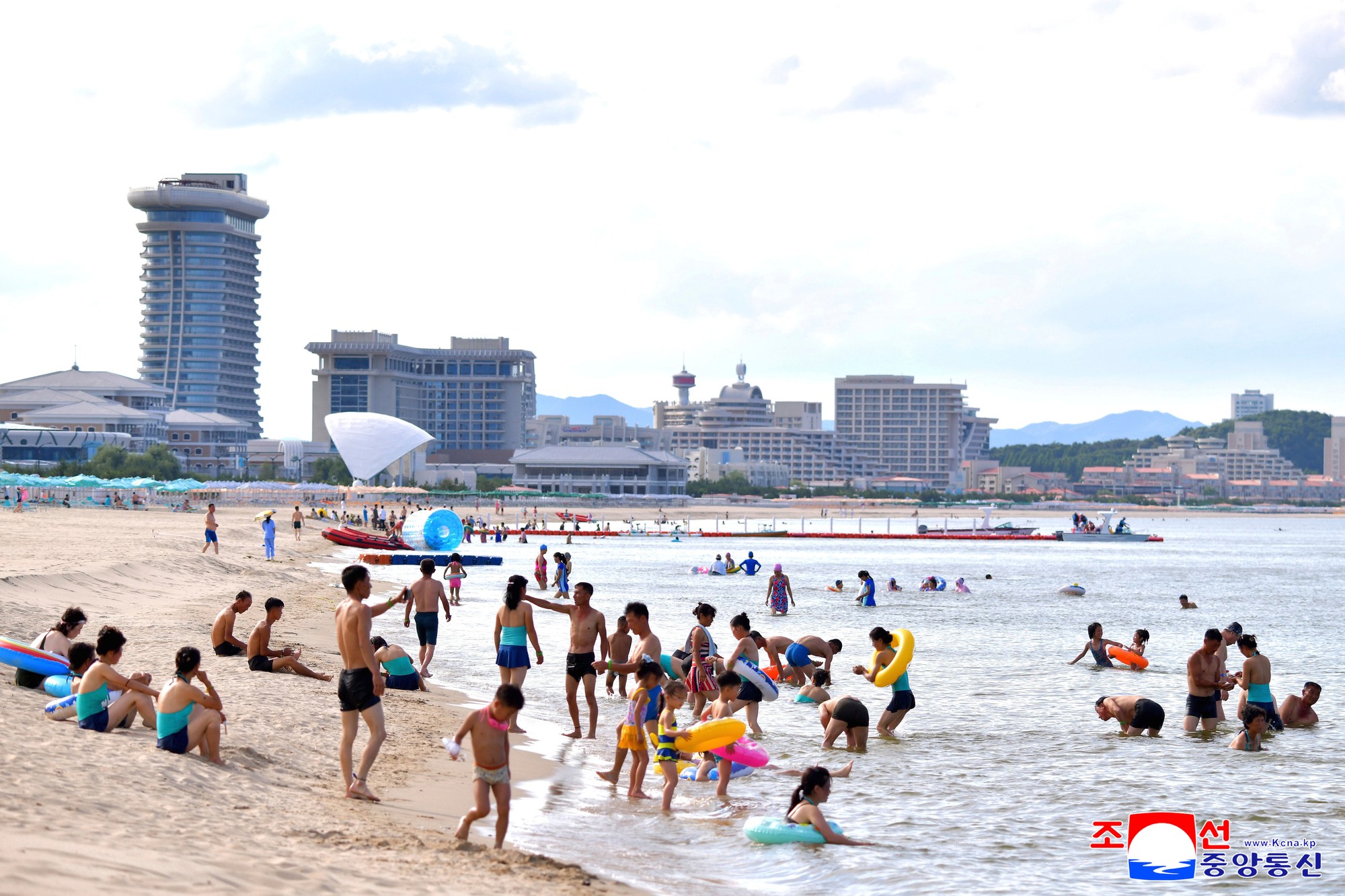 Pážové letovisko vo východnej pobrežnej turistickej zóne Wonsan-Kalma v Severnej Kórei. 