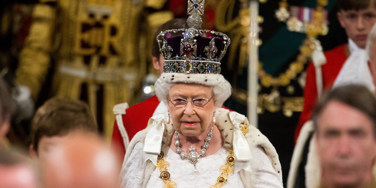 Elżbieta II nie zwykła odpuszczać wyścigów konnych Epsom Downs.