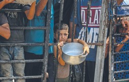 Izrael popełnia masowe zbrodnie, dyskusja o ludobójstwie jest trudna [WYWIAD]