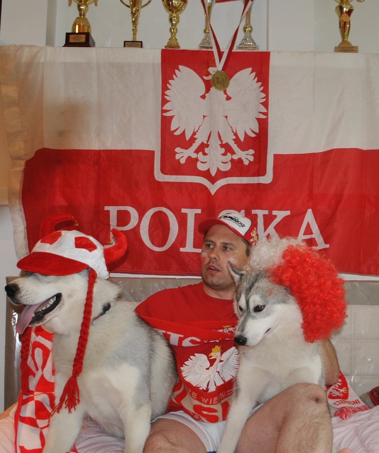 Zawsze wierni :-) pierwsi kibice Rzeczypospolitej, fot. Husky Team/Daj znać