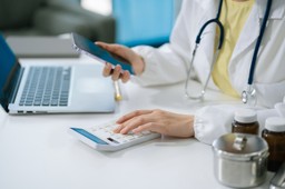 Centralna e-rejestracja od lipca 2026 r. NFZ może wstrzymać płatności dla części przychodni