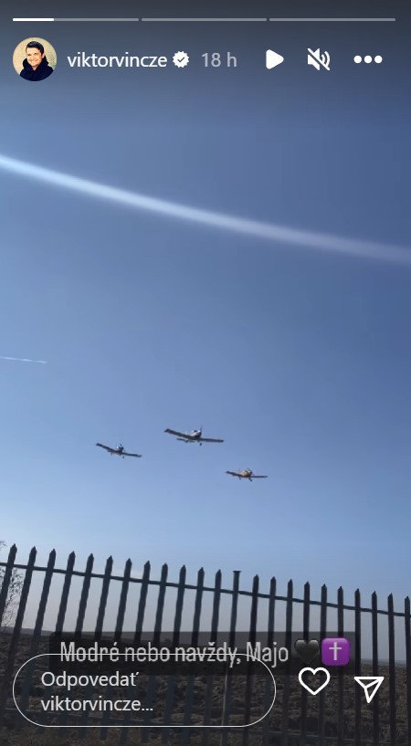 Viktor sa zúčastnil poslednej rozlúčky s pilotom.