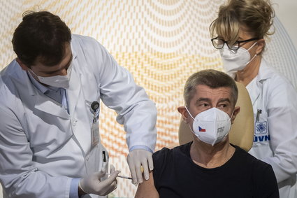 Premier Czech proponuje dwa dni wolne dla zaszczepionych