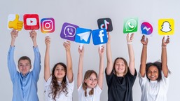 będzie zakaz social mediów dla dzieci i młodzieży? szykuje ustawę wzor