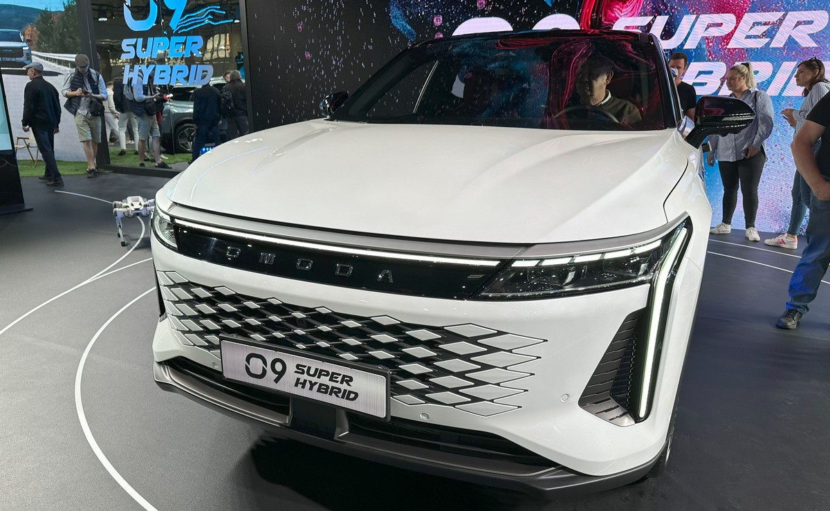 OMODA 9 Super Hybrid