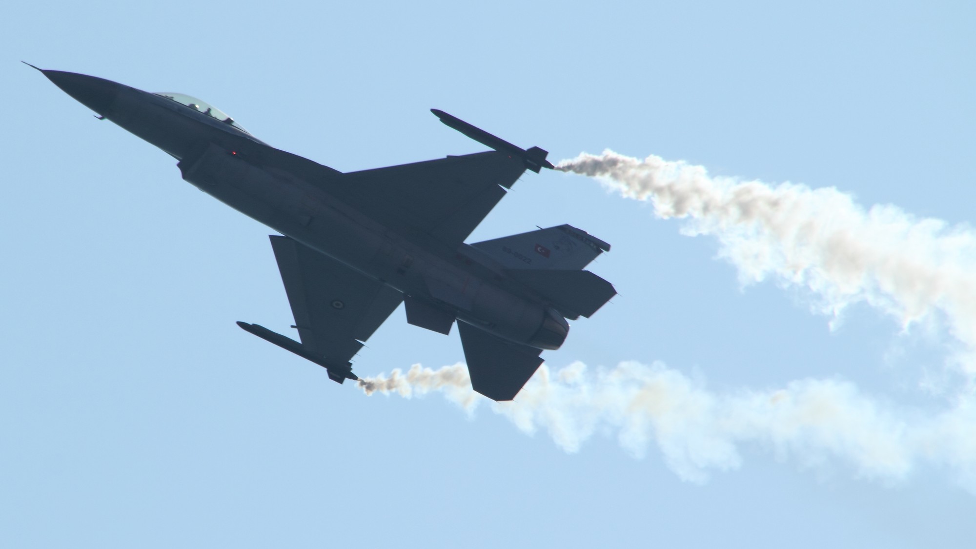 Ukrajina zatiaľ vo vojne s Ruskom prišla o štyri stíhacie lietadlá F-16. (ilustračné foto)