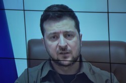 Zełenski: Zapraszam Merkel i Sarkozy'ego do odwiedzenia Buczy