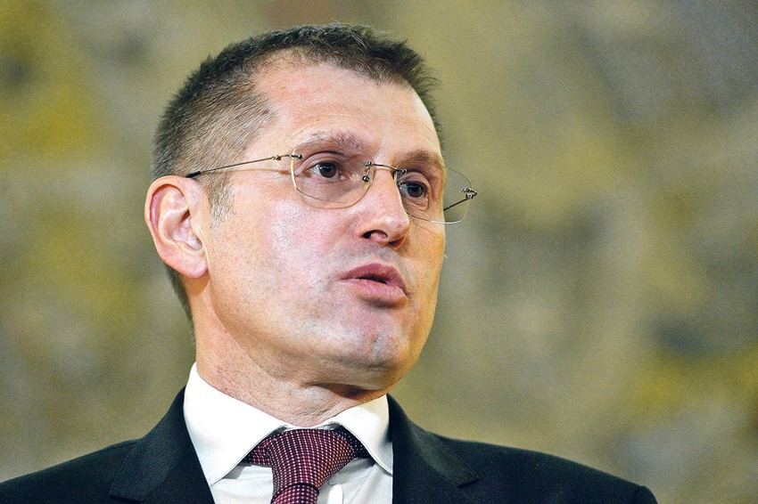 Direktor policije izjavio je da se Kovačević predao sam