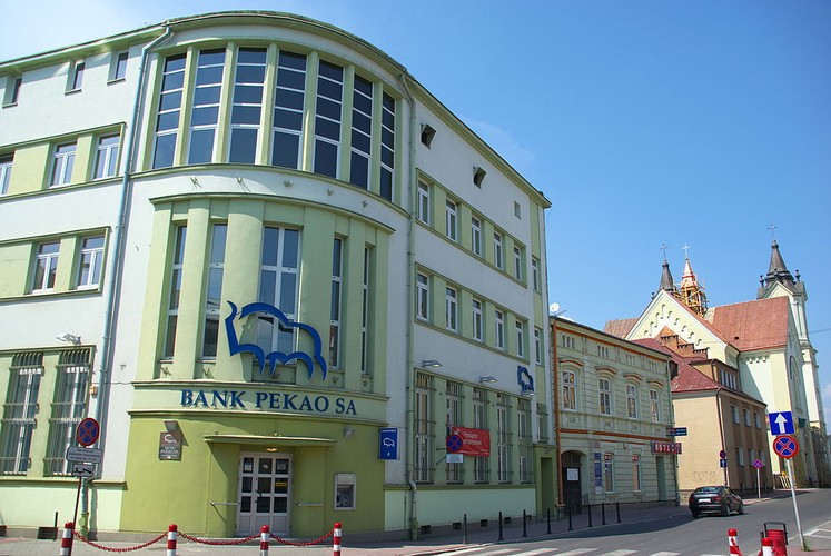 7. Bank Pekao