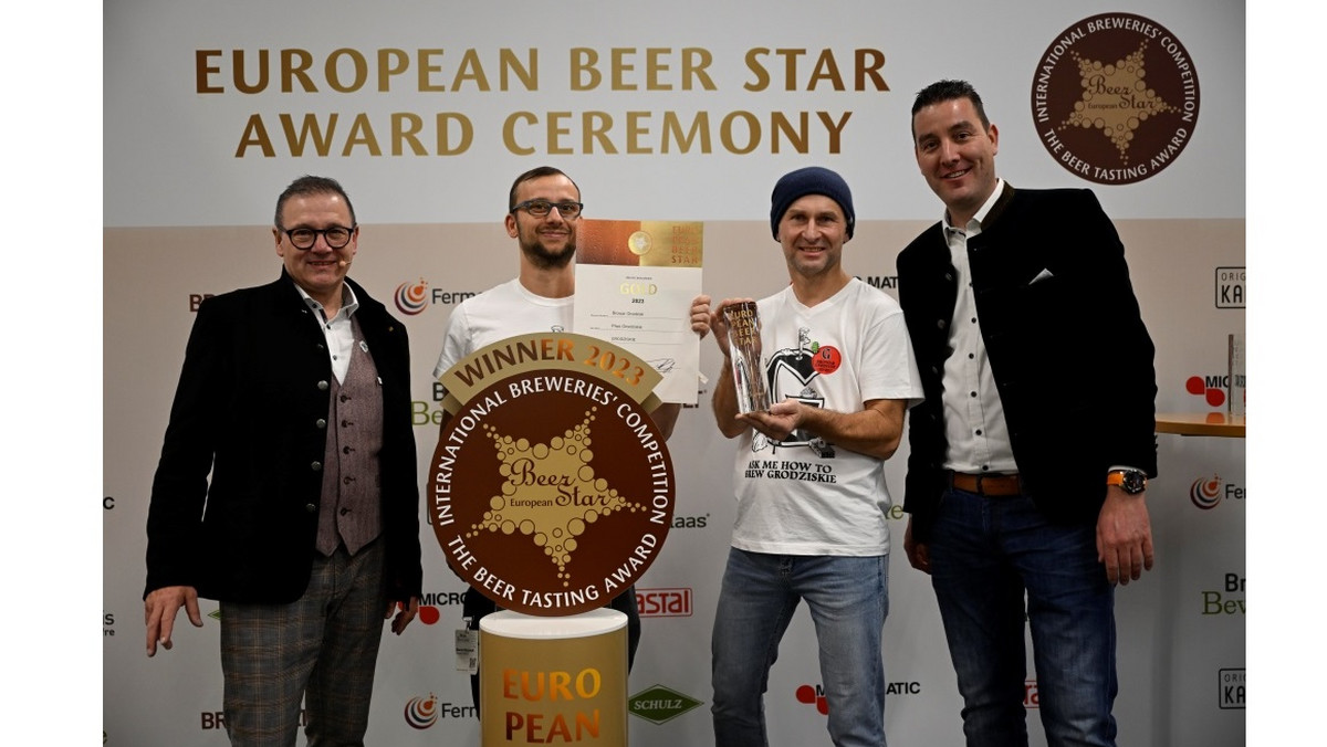 <strong>Międzynarodowe jury European Beer Star, największego i najważniejszego konkursu piw w Europie, po raz 20 przyznało medale najlepszym piwom reprezentującym 74 kategorie. Ten rok był jednak nieco inny. Pojawiła się nowa kategoria: styl grodziski. I chociaż grodzisza warzy wiele krajów, to okazało się, że spośród wszystkich jego interpretacji serce jury podbiło tylko Piwo Grodziskie Oryginalne z Browaru Grodzisk. Jedne z pierwszych gratulacji dla wielkopolskiego browaru spłynęły od Roberta Makłowicza, który, jak przyznaje, od dawna jest miłośnikiem grodzisza.</strong>