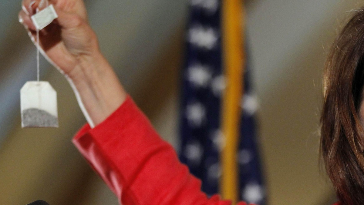 Amerykańska polityk Michele Bachmann próbowała we wtorek wyjaśnić gafę, którą popełniła w New Hampshire w ostatni weekend. Wpływowa Republikanka podczas swojej przemowy pomyliła miejscowość Concord w stanie New Hampshire z Concord w Massachusetts - czyli z miejscowością, w której padły pierwsze strzały amerykańskiej wojny o niepodległość w XVIII wieku.