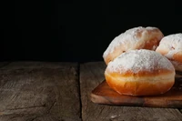 Jak pączki trafiły na polskie stoły? "Opisuje je traktat cukierniczy Radziwiłów z XVII w."