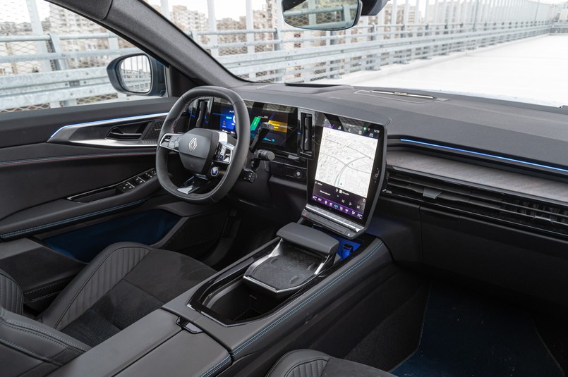 Renault Rafale E-Tech full hybrid 200