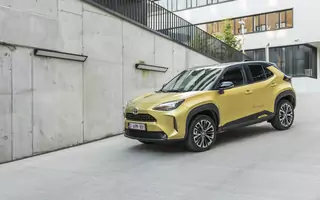 Nowa Toyota Yaris Cross od 75 800 zł – poradnik kupującego