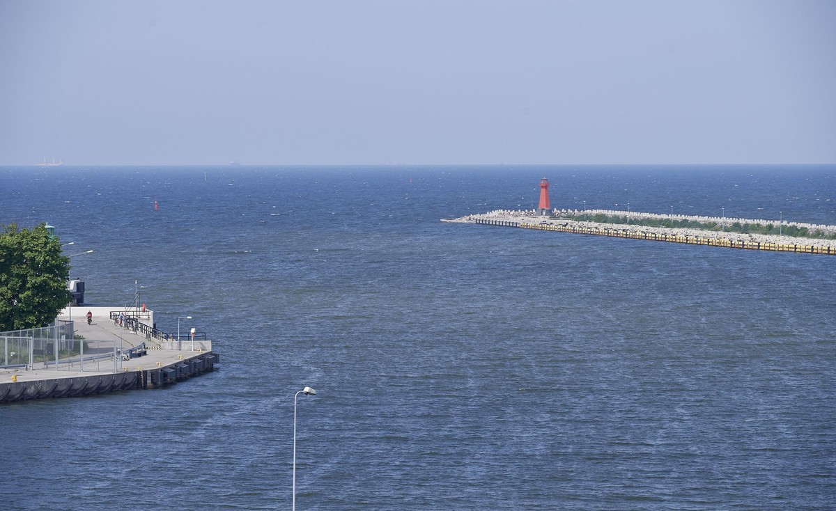 Widok na Martą Wisłę wpływającą do Zatoki Gdańskiej w Gdańsku