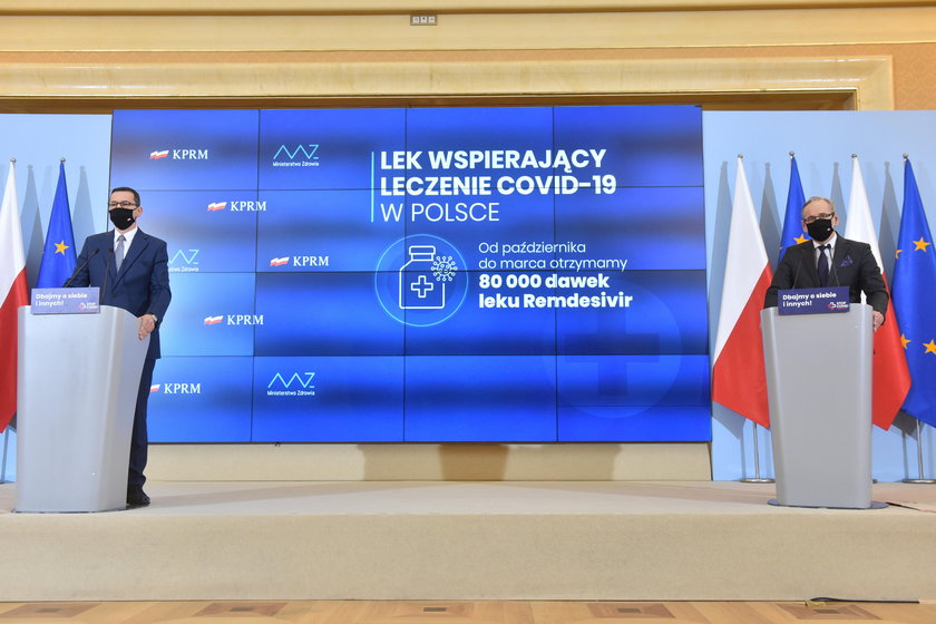 Premier o nowych obostrzeniach: wrócą godziny dla seniorów