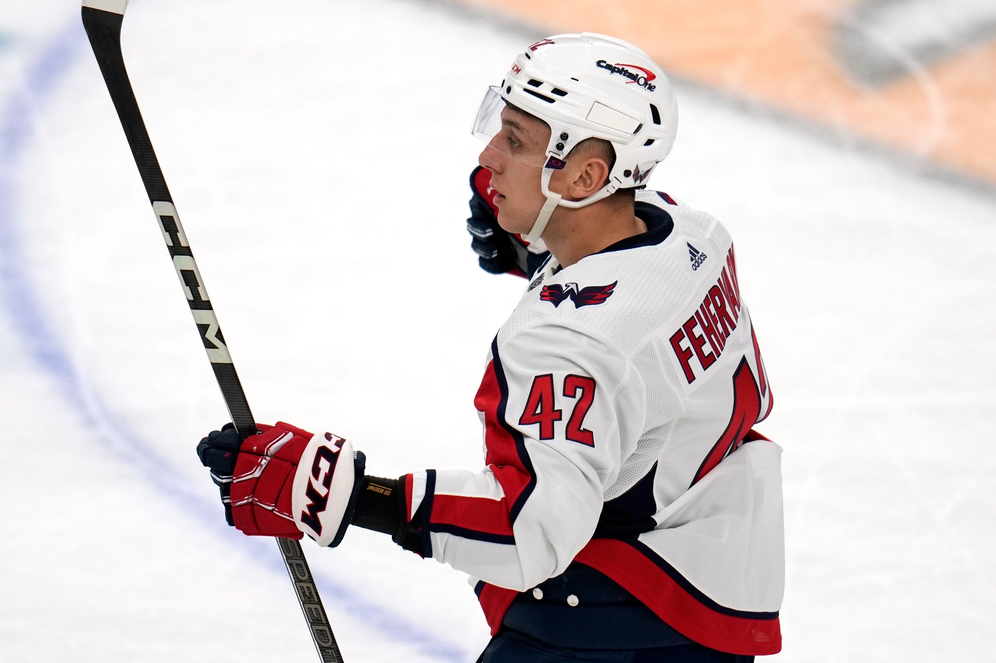 Slovenský hokejista Martin Fehérváry (Washington Capitals ).