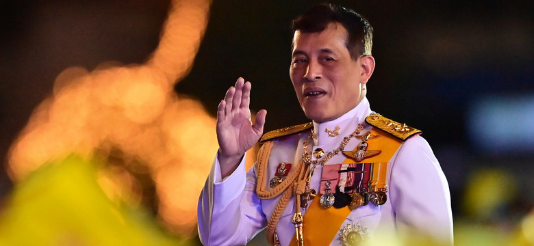 Król Tajlandii rządzi krajem z Niemiec? Może zostać uznany za persona non grata
