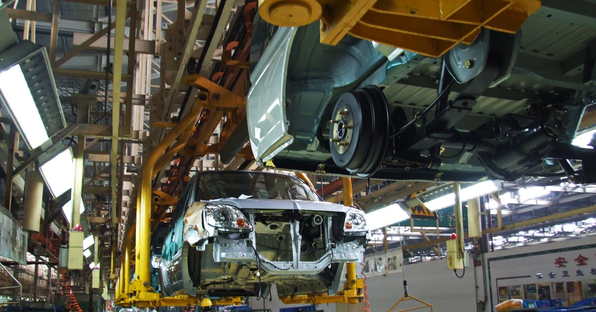 Unijne bariery okazały się "dziurawe". Chińskie auta przez cały czas zalewają Europę