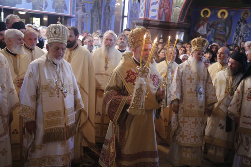 Draško Đenović smatra da Sabor SPC može otići i u drugu krajnost, da ostane bez starijih vladika
