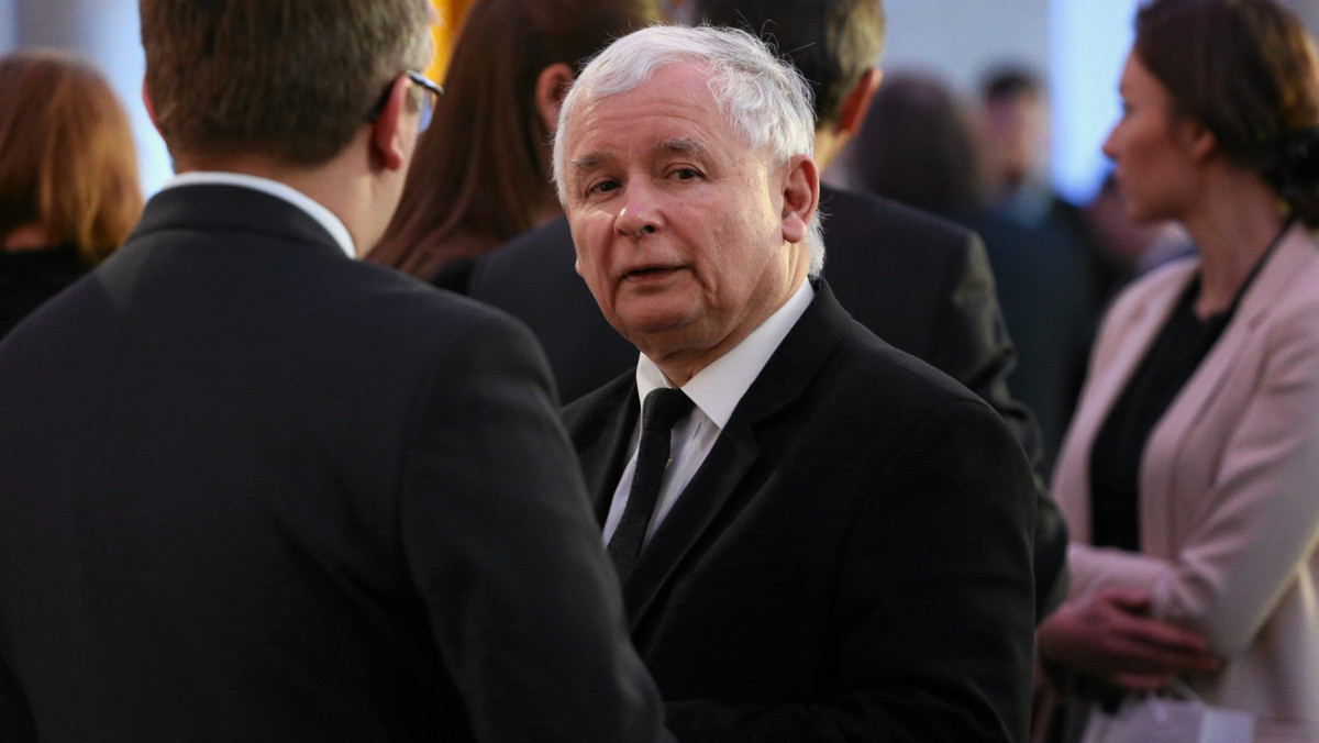 Wobec braku znamion czynu zabronionego policja w Makowie Mazowieckim umorzyła dochodzenie w sprawie wypowiedzi prezesa PiS Jarosława Kaczyńskiego o uchodźcach z października 2015 r.