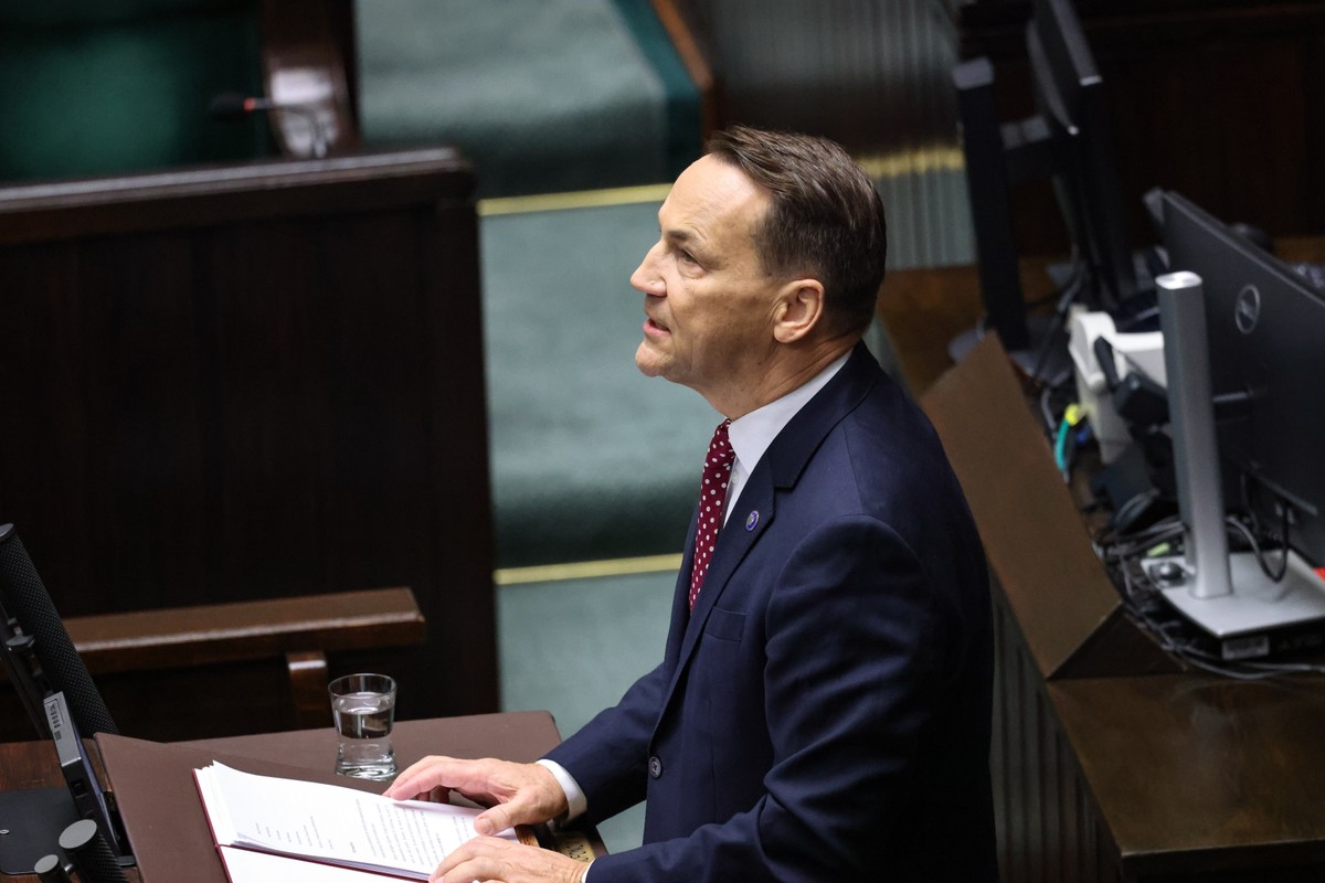 Radosław Sikorski przedstawia expose ws. priorytetów polskiej polityki zagranicznej w Sejmie