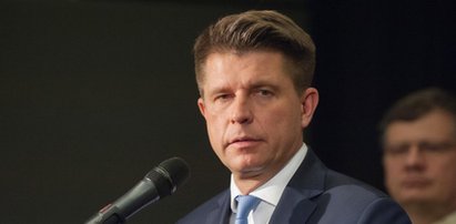 Petru pojechał na zakupy. No i PiS mu znowu podpadło