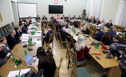 Ewa Stankiewicz mówi w Sejmie o fałszerstwach wyborczych. PKW: Te informacje nie sa prawdziwe