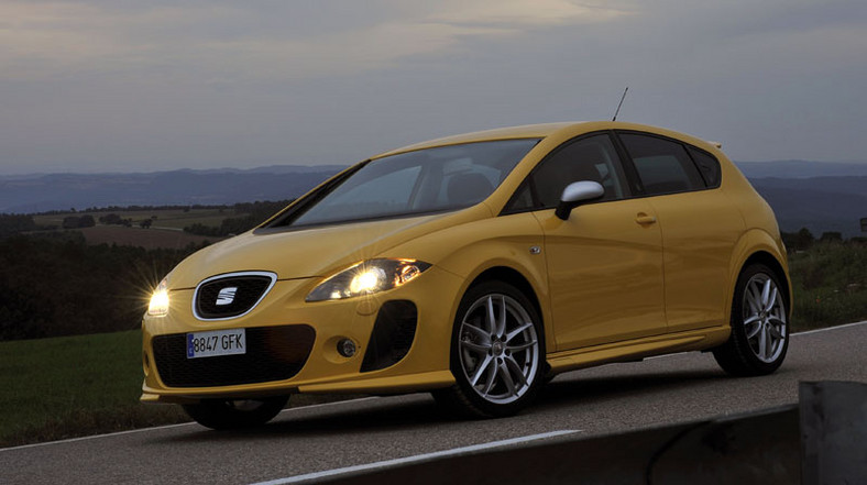 Seat Leon Linea R: kolejny usportowiony Leon