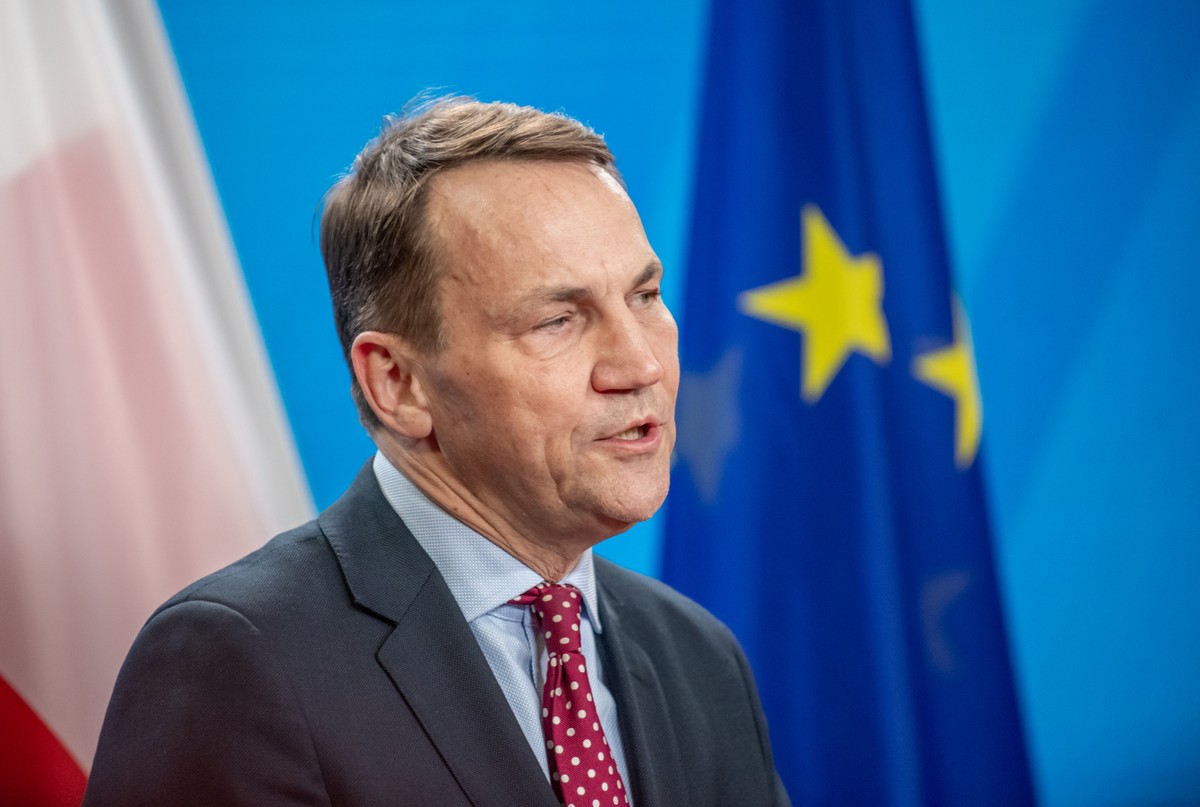 Presja zamiast ustępstw. Sikorski o konieczności działania wobec Rosji