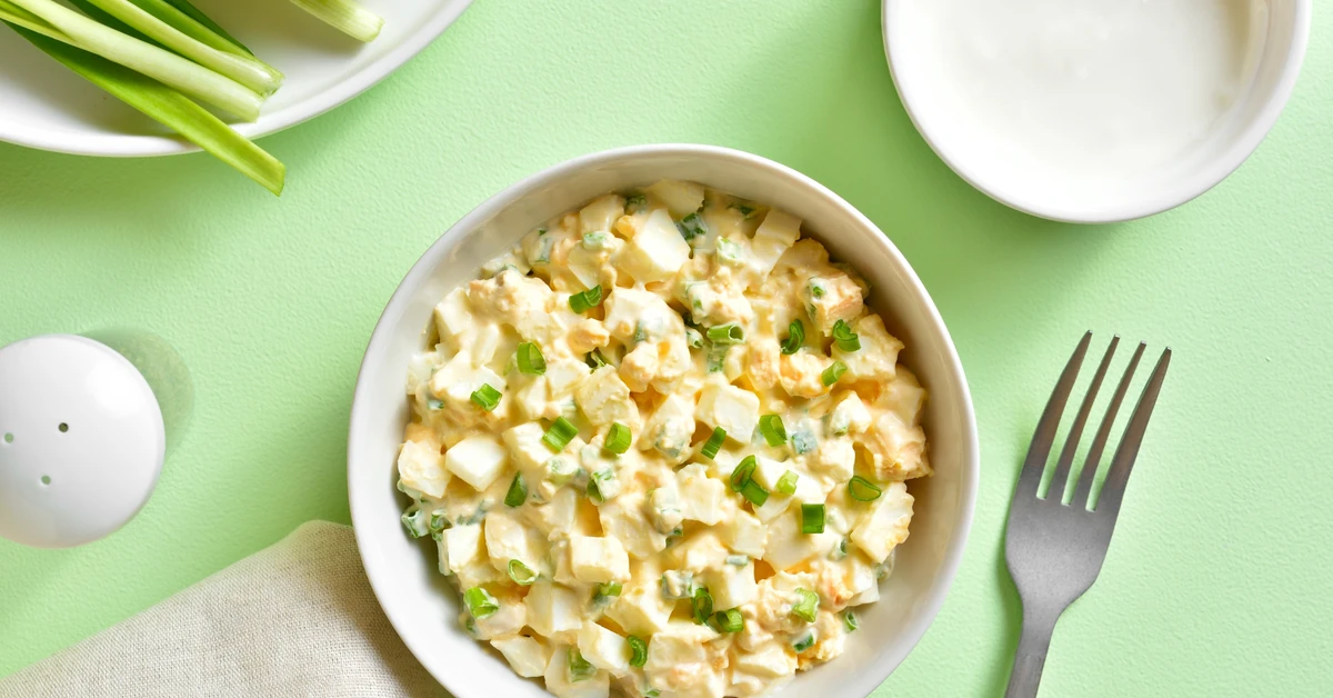 Najlepsza klasyczna pasta jajeczna na śniadanie. Jakub Kuroń robi ją według przepisu ojca