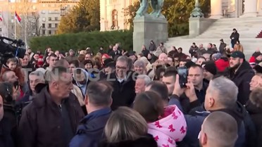 Aleksandar Vučić na novogodišnjem bazaru