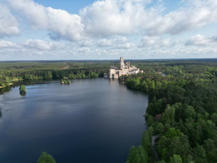 Tak obecnie wygląda zamek, którego budowa od lat wywołuje gigantyczne emocje.