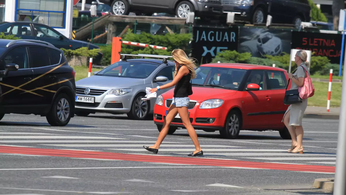 PIeszy z pierwszeństwem... jeszcze przed wejściem na pasy. Ma być jak w Europie, ale czy się sprawdzi w Polsce?