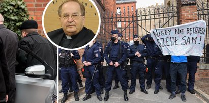 Tadeusz Rydzyk już po zeznaniach. Przed sądem kordon policji