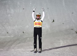 PŚ w skokach. Tomasiak najwyżej z Polaków na liście płac. Prevc zarobił najwięcej