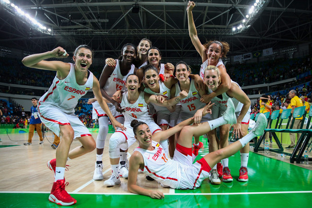 Hiszpania i USA w finale turnieju koszykówki kobiet